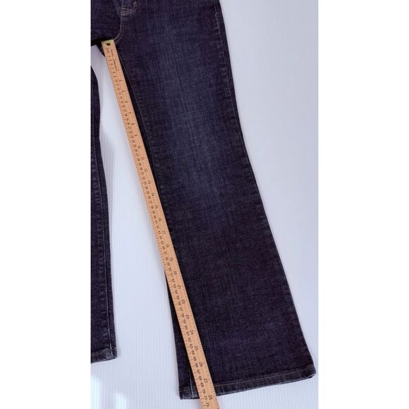 Levi's 512 Women's Perfectly Slimming Boot Cut Ankle Jeans Size 8P (Fit 28x28) - Picture 8 of 12